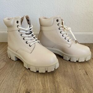 New Wild Diva Lounge Chunky Cream Lace-Up Combat Snow Ankle Boots Women’s 7 1/2